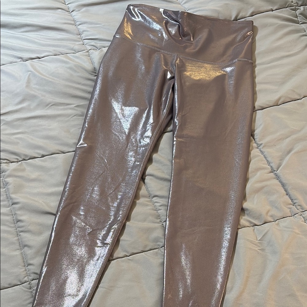 Old Navy Powersoft Lavendar Metallic Leggings size large petite. Extra high rise